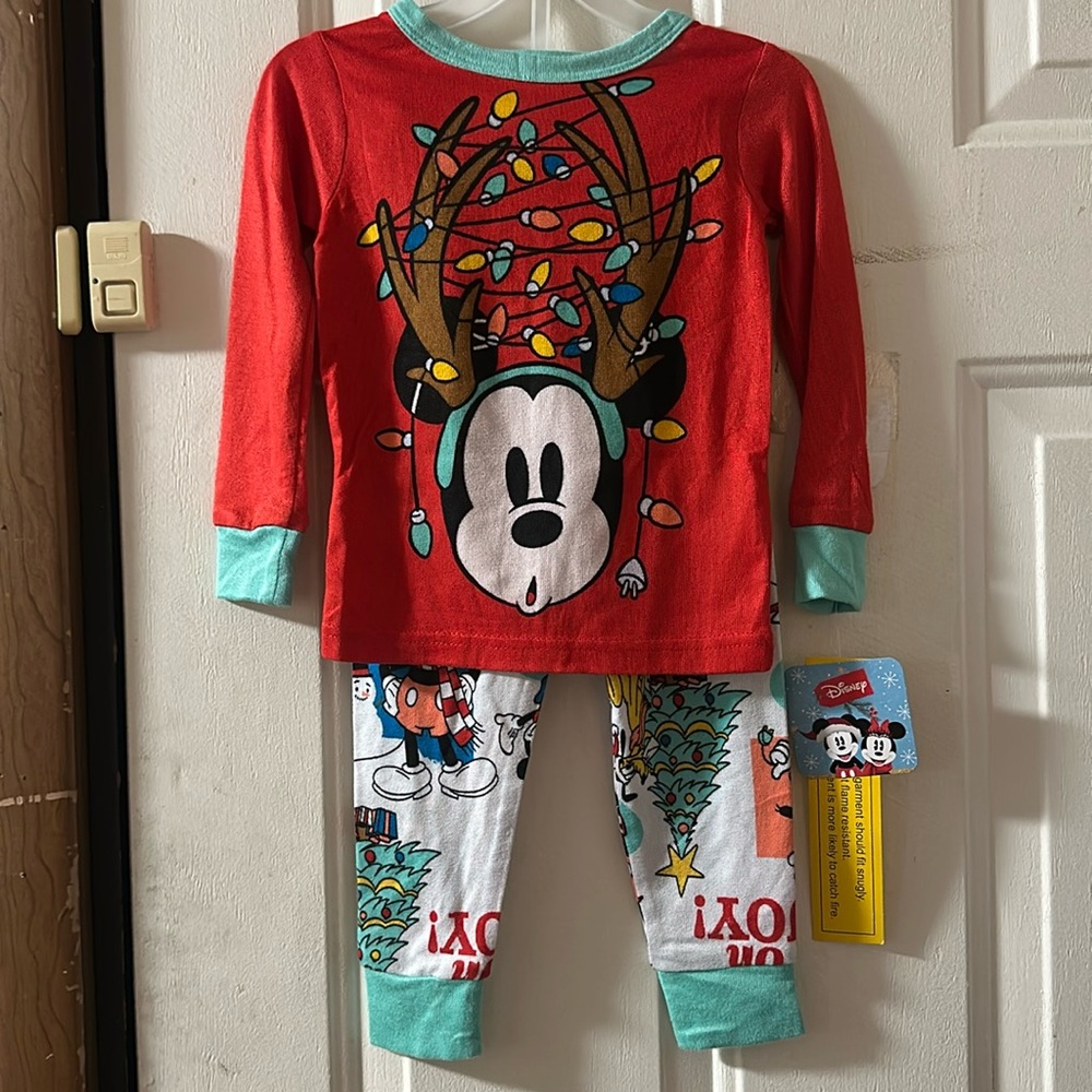 DISNEY MICKEY TWO PIECE CHRISTMAS PAJAMA SET: NEW WITH TAGS: SIZE 3T